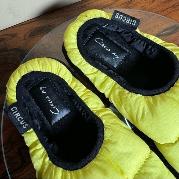 Circus By Sam Edelman Hollin Puffer Slipper - Acid Yellow - size 7 - Picture 10 of 12